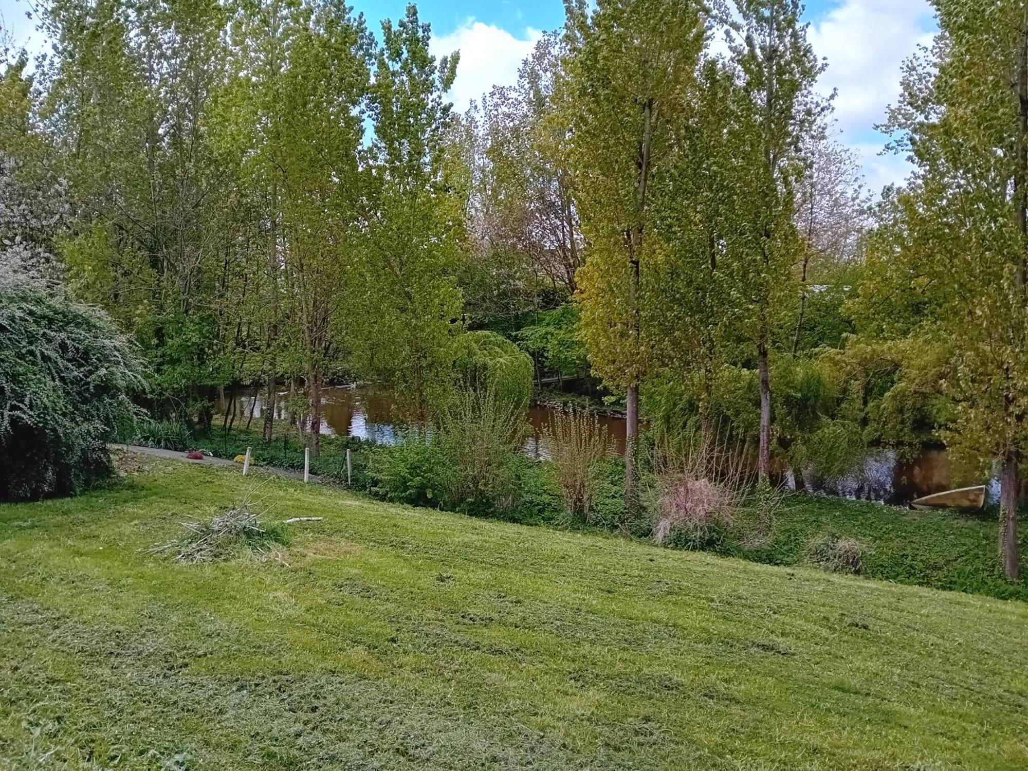 Maison Au Coeur De La Nature Cerisy-la-Foret エクステリア 写真